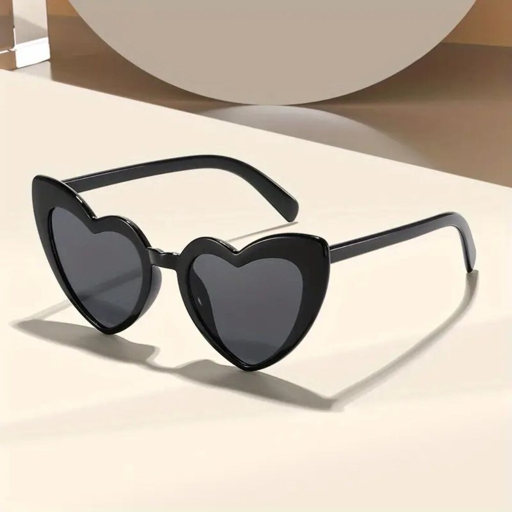 Heart-Shaped Sunglasses – Trendy Retro Fashion Shades for Women & Girls‎